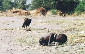 Starving Child and Vulture | 100 Photographs | The Most Influential Images  of All Time